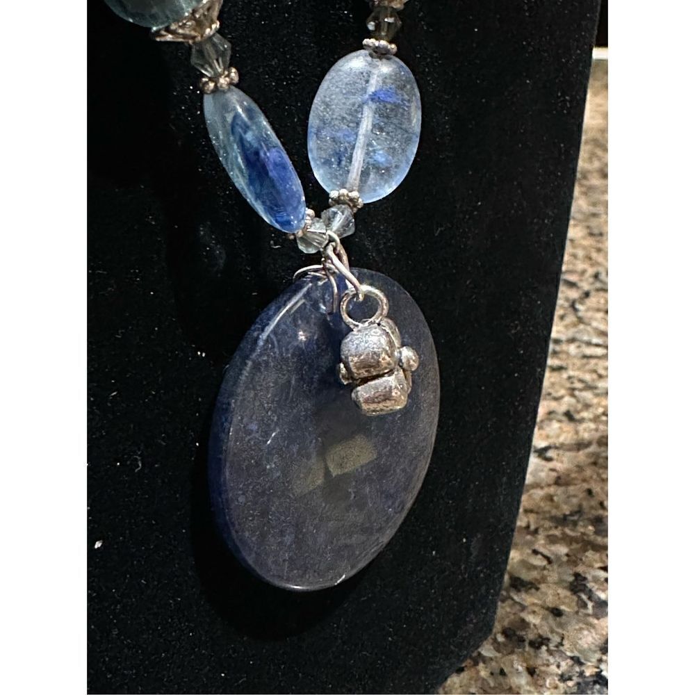 Beaded necklace - Picture 2 of 7